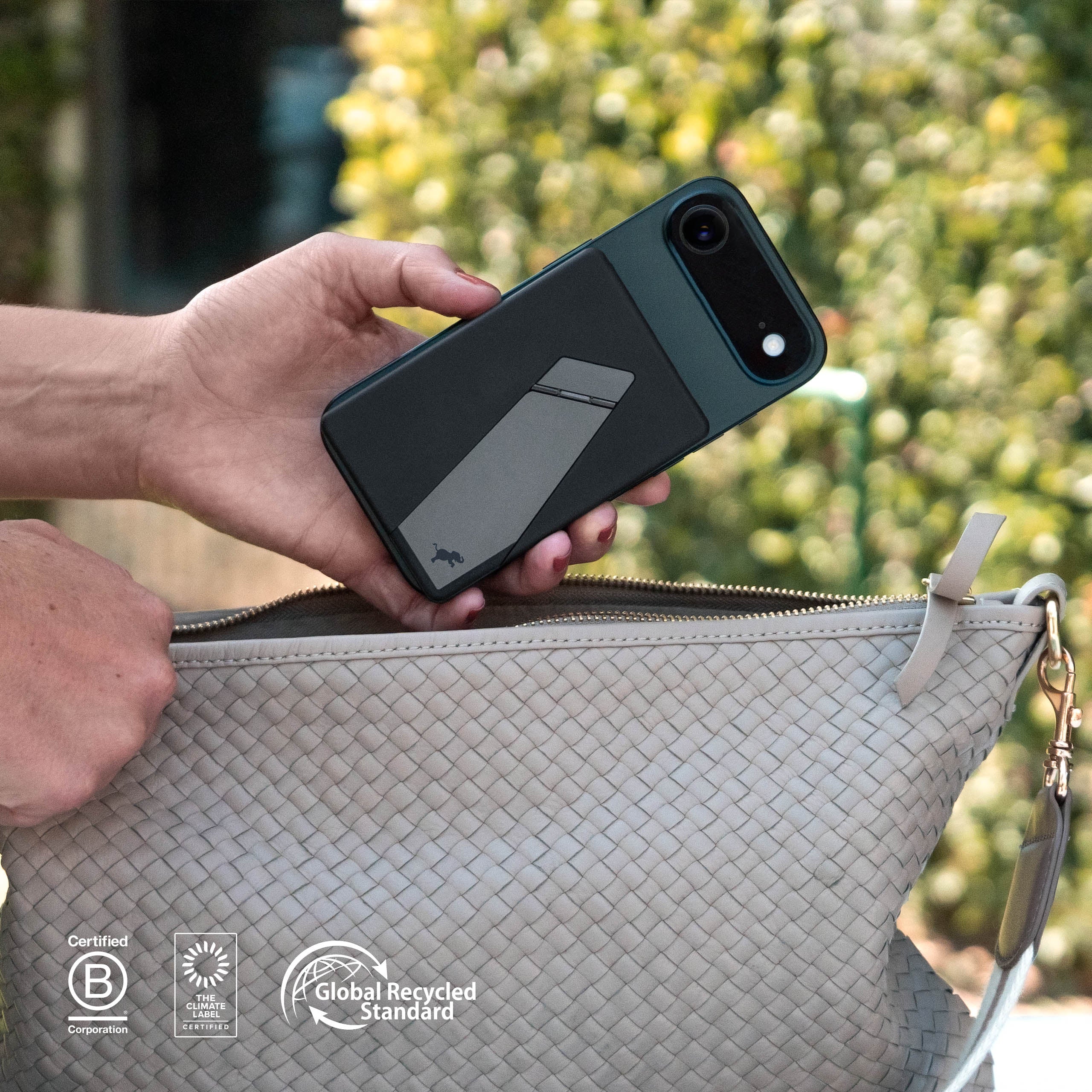 Magnetic Portable Battery | Nimble CHAMP Wireless